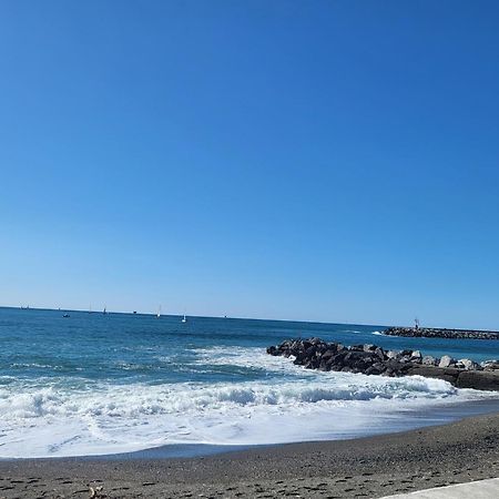 La Casetta A Due Passi Dal Mare Генуя Экстерьер фото